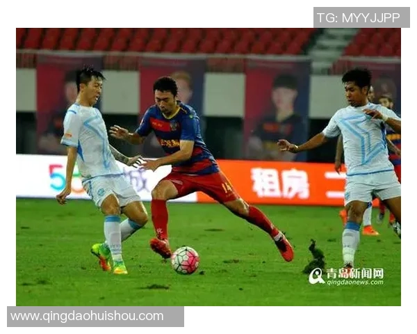 大连超越与青岛黄海激战正酣谁能在赛场上笑到最后